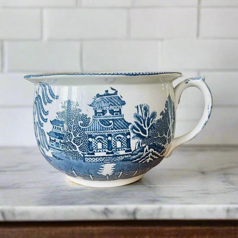 Vintage Blue Willow Maling Chamber Pot